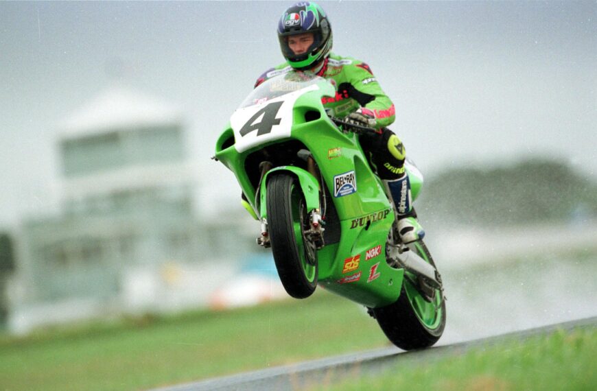 Elhunyt a nyolcszoros WSBK-futamgyőztes ausztrál