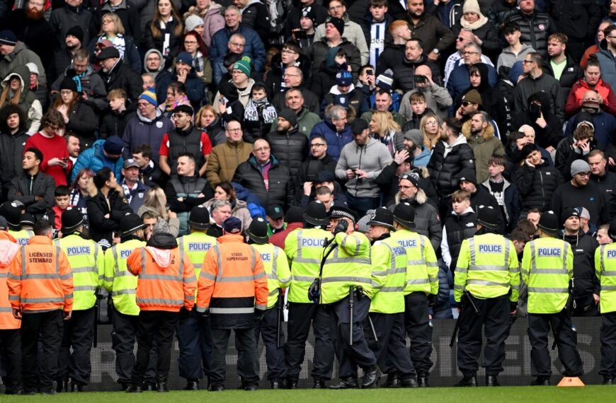 Félórára félbeszakadt a West Brom-Wolves FA Kupa-meccs