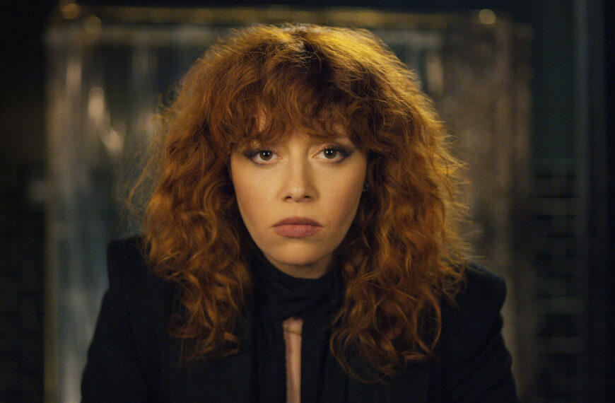 A hangja reszelős, a szövege óriási: Natasha Lyonne önmagát játssza, de ez kit zavar?