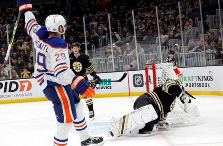Nyolc évvel meghosszabbította szerződését az NHL egyik legjobb játékosa