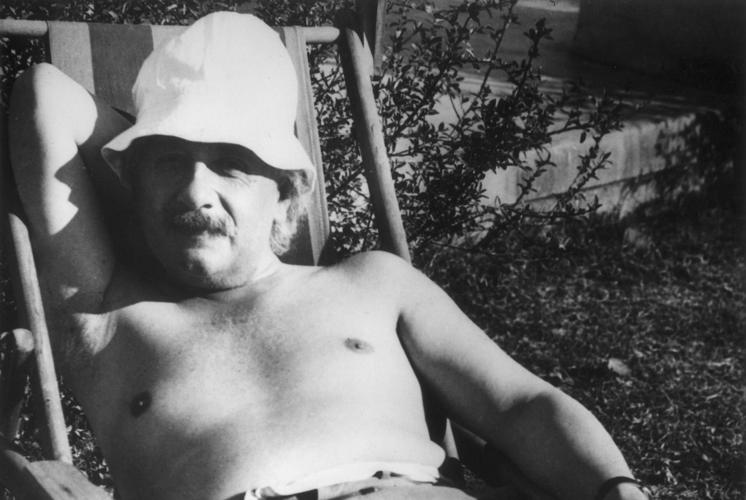 Ha Albert Einsteinre gondolunk, nem a szoknyavadász kifejezés ugrik be először, pedig nem lenne véletlen