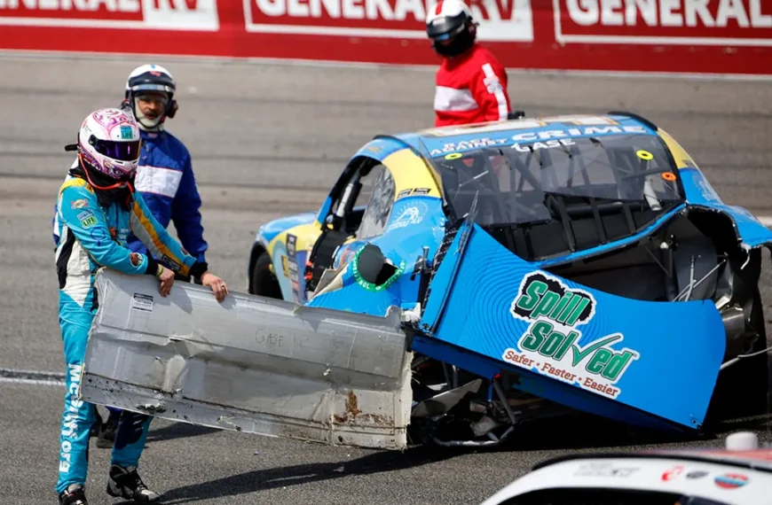 5000 dollárral megúszta a lökhárítódobáló NASCAR-os