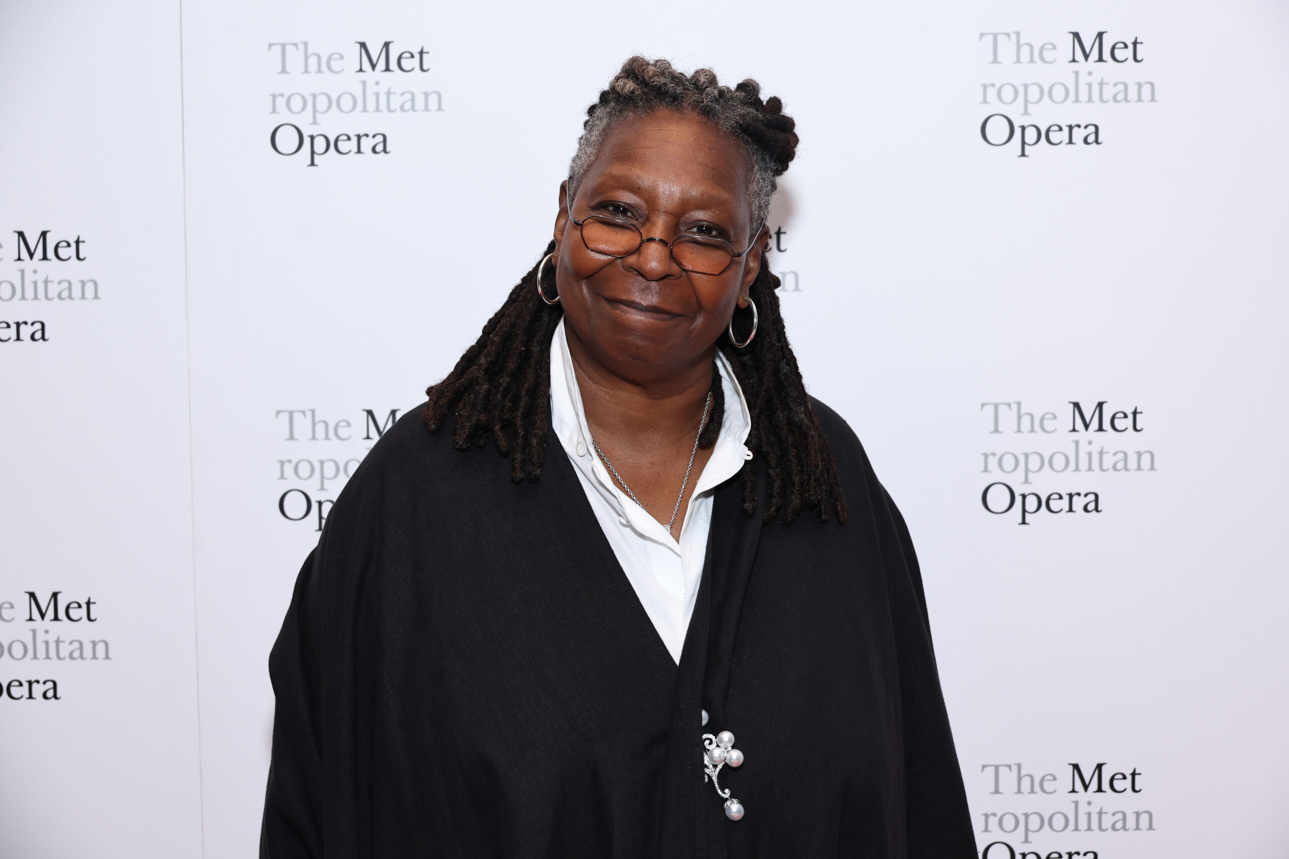 Whoopi Goldberg az anyja sokkterápiás kezeléséről beszélt