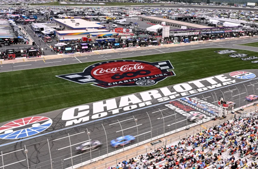 Idő előtt fújták le a Coca-Cola 600-at, Larson potyára ment Charlotte-ba az Indy 500-ról