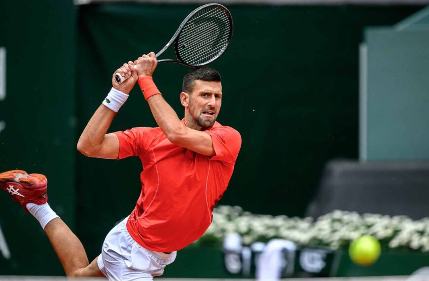 Az olimpiai bajnok kiesett, Djokovics nyolc között Wimbledonban