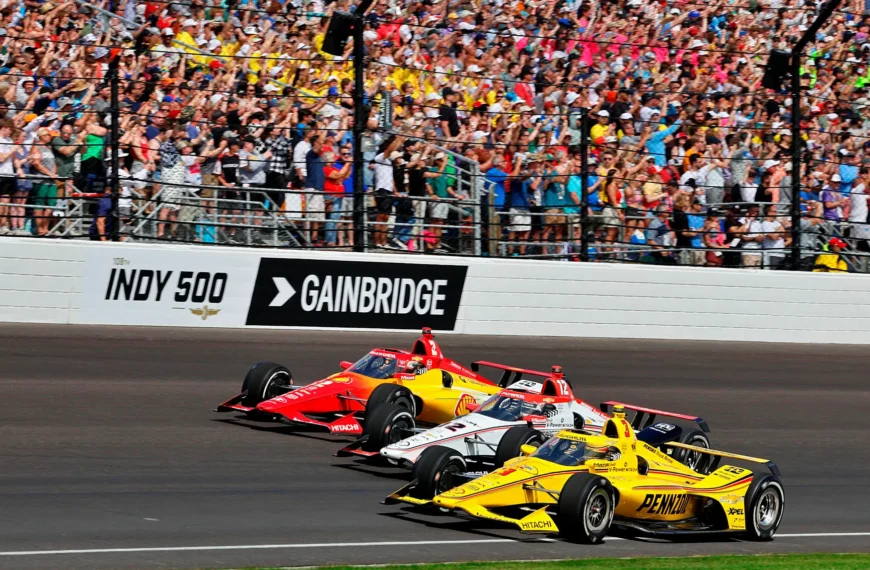 Utolsó előtti kanyaros előzéssel dőlt el az Indy 500