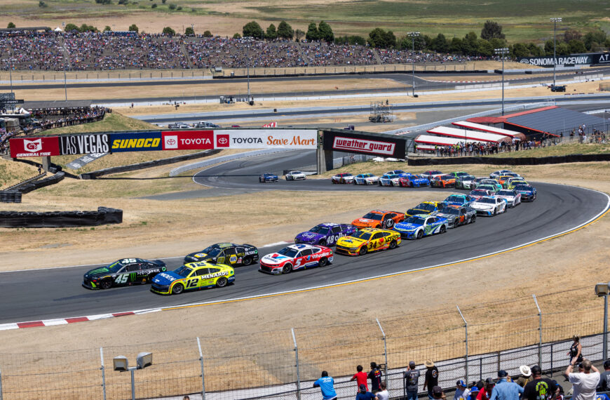 Újabb benzindráma és Larson-siker a NASCAR-ban