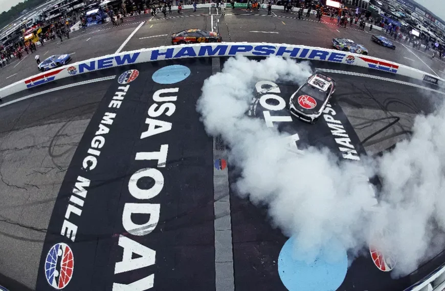 Christopher Bell duplázott New Hampshire-ben