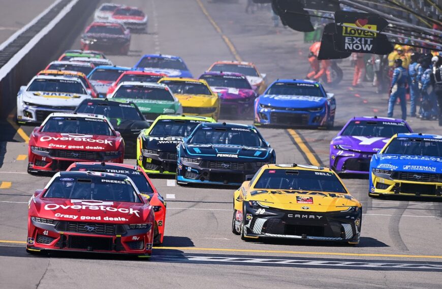 Utolsó körös benzindráma a NASCAR-ban