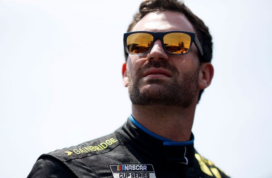 Corey LaJoie távozik az Spire NASCAR-csapatától