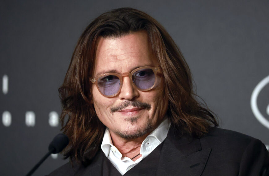 Nehéz eldönteni, hogy Johnny Depp a szerepeivel vagy…