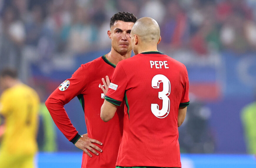 Abszurd tizenegyes- és Ronaldo-dráma végén negyeddöntős Portugália az Eb-n