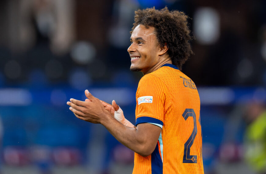 Két holland játékossal is erősíthet a ManUnited