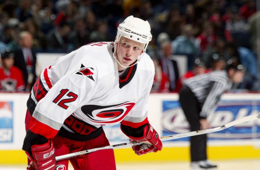 Visszavonultatja Eric Staal mezét a Carolina Hurricanes