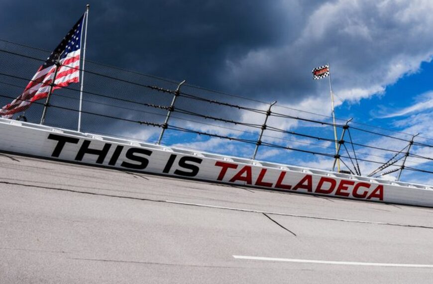 A világ leggyorsabb pályáján folytatódik a NASCAR-szezon