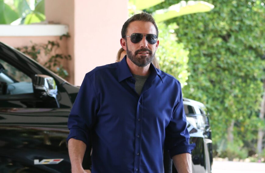 Ben Affleck szakállal, Jennifer Lopez önigazolással dolgozza fel…