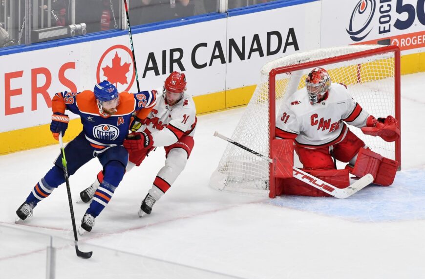 Hirtelen halálba torkollott az Oilers-Hurricanes az éjjel