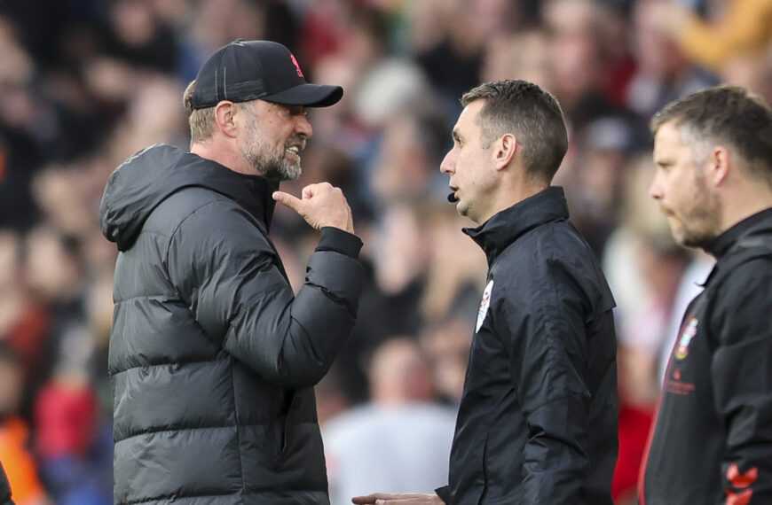 Kirúgták a Liverpoolt alázó Premier League-bírót