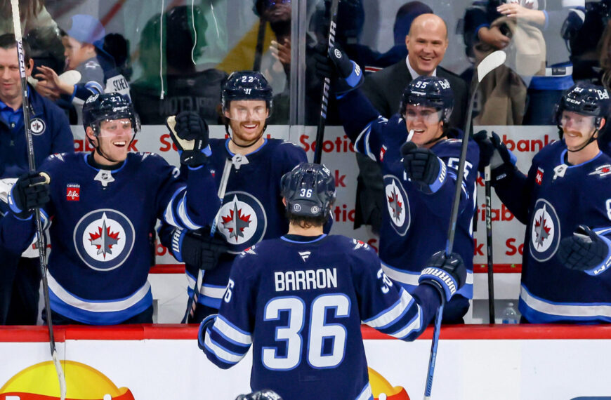 Góleső váratlan befejezéssel az éjjeli NHL-meccsen