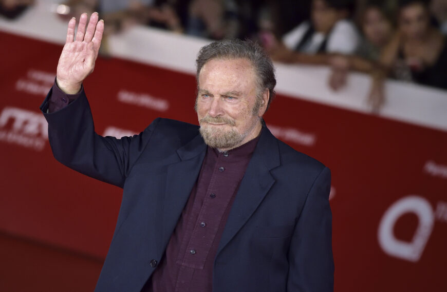 Franco Nero szupernyulas filmet forgat