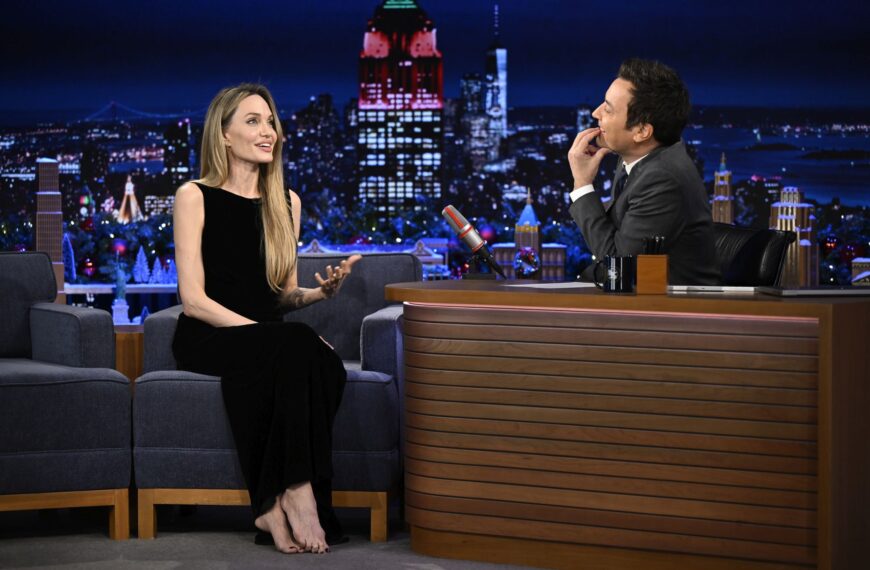 Angelina Jolie törött lábujjal, cipő nélkül tért vissza a tévébe