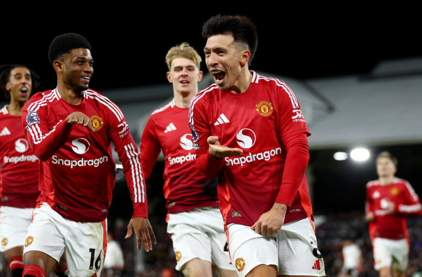 Két gödörben lévő gárda az Old Traffordon