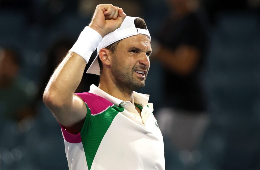 Dimitrov meccslabdát hárítva jutott a négy közé