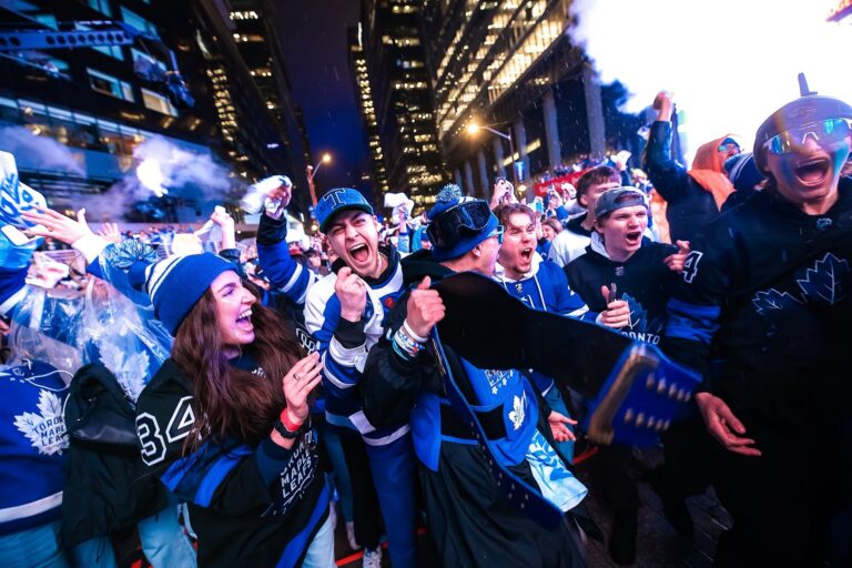 A Maple Leafs és az Oilers is továbbjutott az NHL rájátszásából