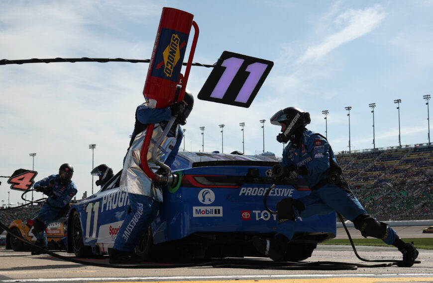 700. futamát ünnepelte Denny Hamlin