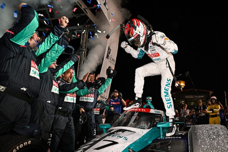 Kirkwood először nyert oválon az IndyCarban