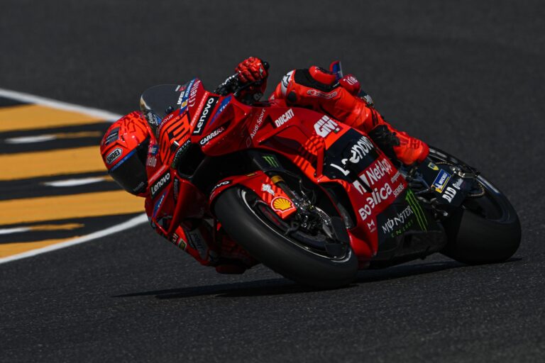 Hibái ellenére Marc Marquez simán nyerte az olasz sprintet