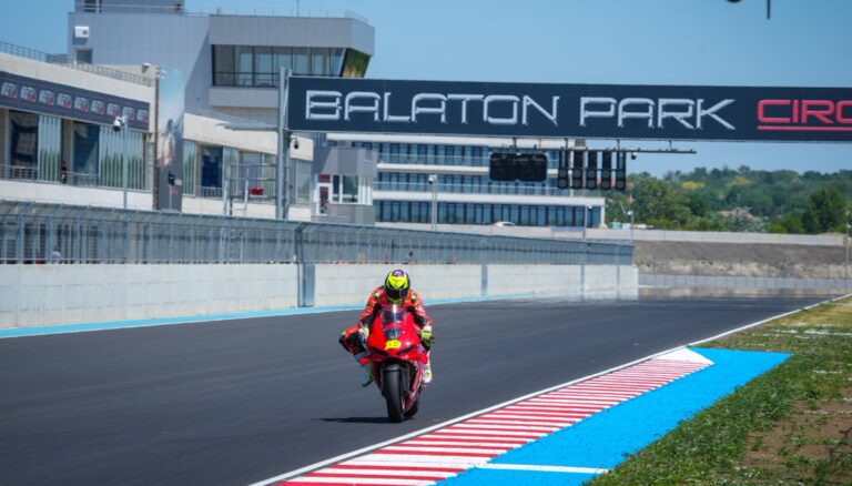 Megtették az első tesztköröket a Suberbike pilótái a Balaton Park pályán, minden készen áll a vb-k fogadására