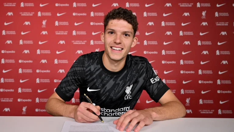 Pécsi Ármin a Liverpoolhoz szerződött