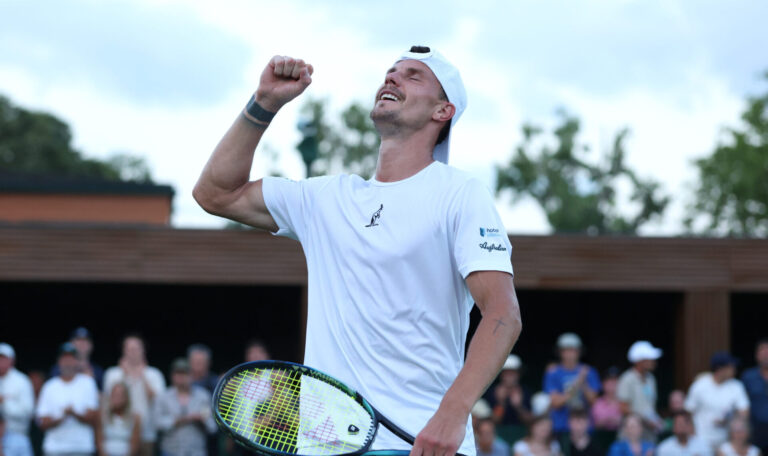 Fucsovics Márton ötszettes sikerrel kezdte Wimbledont