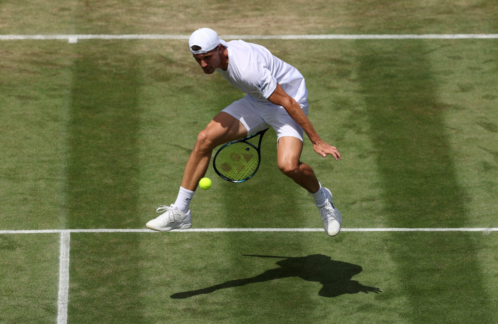 Fucsovics Márton megnyerte egyszettes meccsét Wimbledonban, állva tapsolták